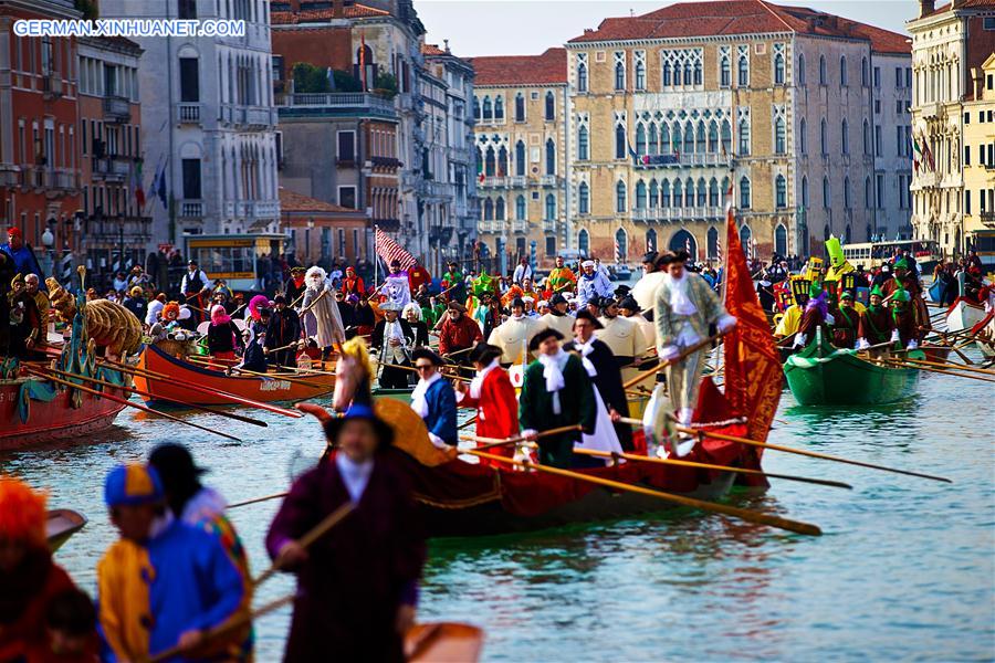 ITALY-VENICE-CARNIVAL-WATER PARADE