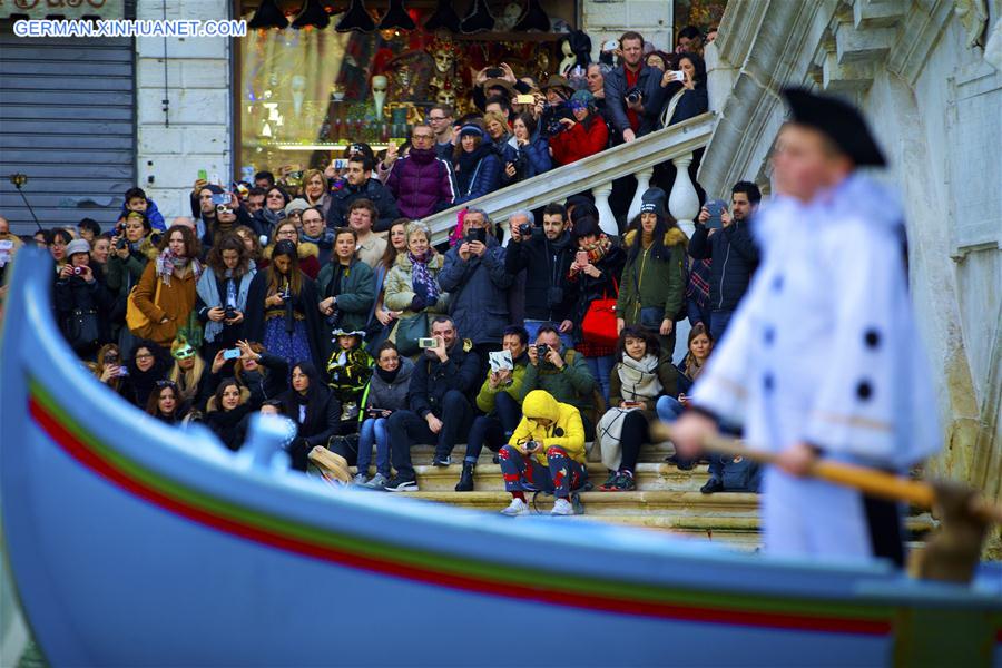 ITALY-VENICE-CARNIVAL-WATER PARADE