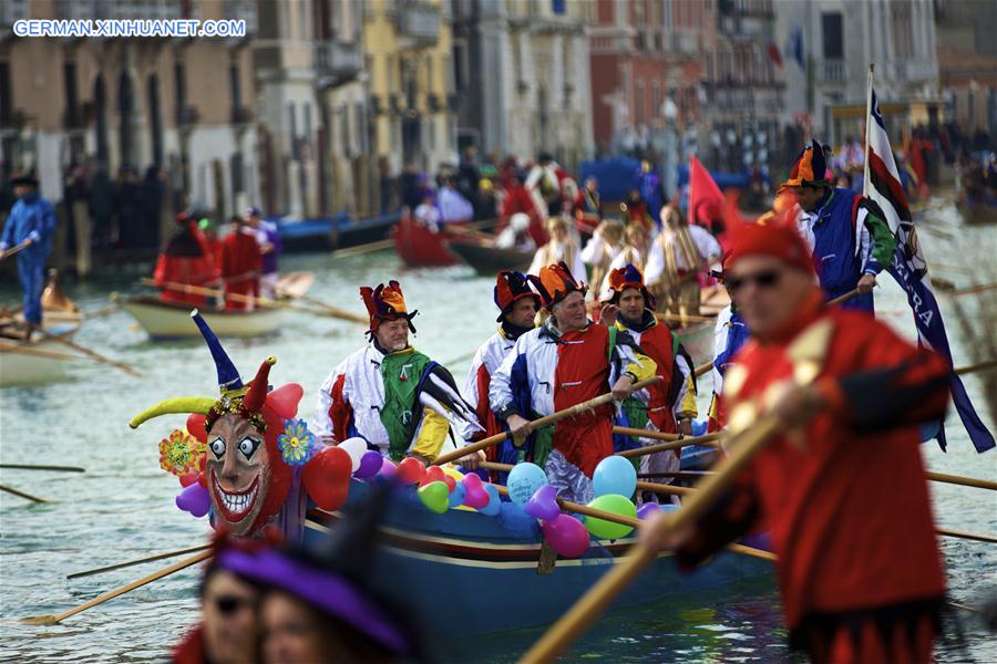 ITALY-VENICE-CARNIVAL-WATER PARADE