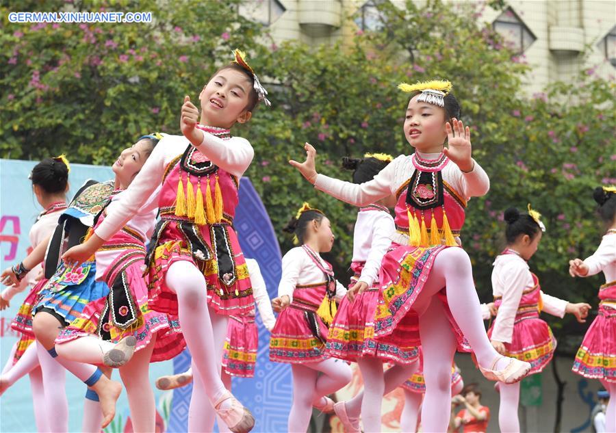 CHINA-NANNING-PRIMARY SCHOOL-SANYUESAN FESTIVAL(CN)