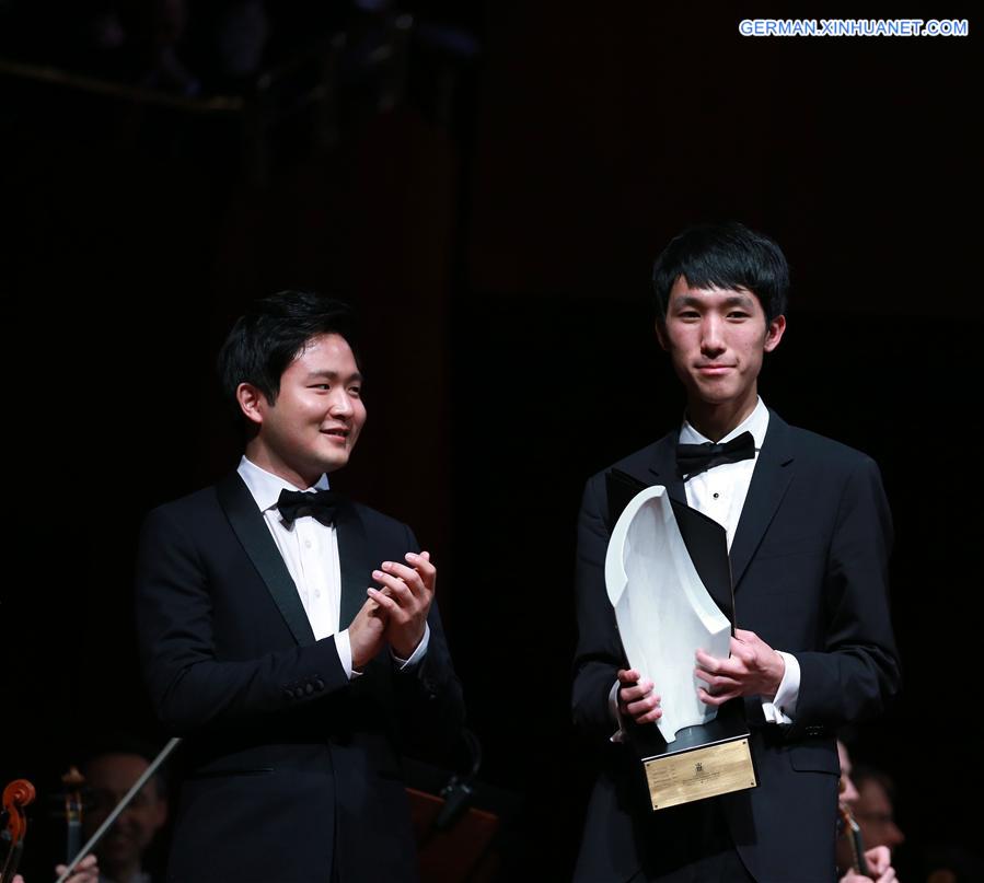 （XHDW）（1）美籍华裔青年钢琴家摘得2017年德国国际钢琴家奖