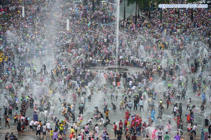 CHINA-YUNNAN-XISHUANGBANNA-WATER SPRINKLING FESTIVAL (CN)