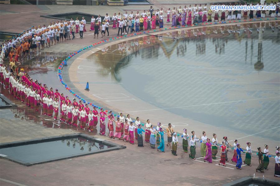 CHINA-YUNNAN-XISHUANGBANNA-WATER SPRINKLING FESTIVAL (CN)