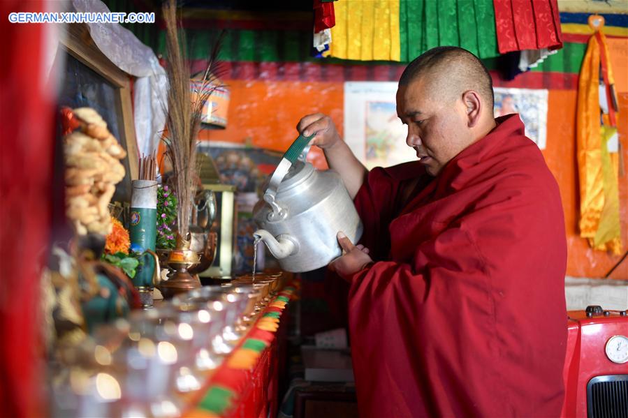 CHINA-TIBET-RONGPU MONASTERY-BUDDHISM-LIFE(CN)