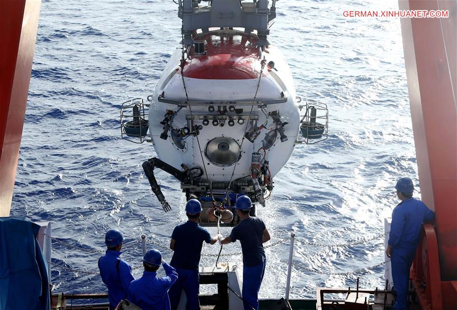 CHINA-MARIANA TRENCH-JIAOLONG-DIVE (CN)