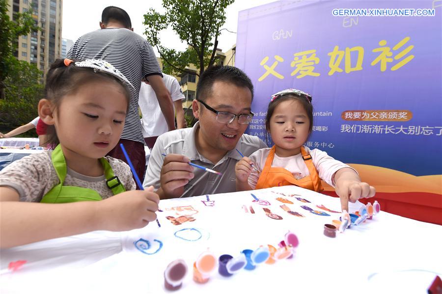 CHINA-HEFEI-FATHER'S DAY (CN)