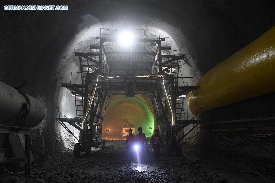 CHINA-HENAN-COAL RAILWAY-CONSTURCTION (CN)