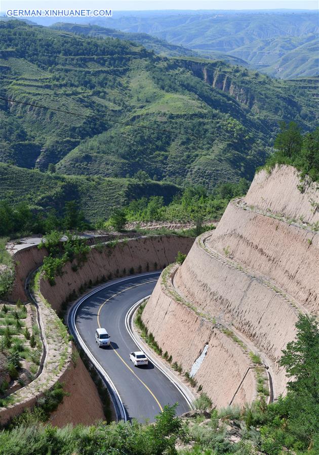 CHINA-SHAANXI-ROAD-SCENERY (CN)