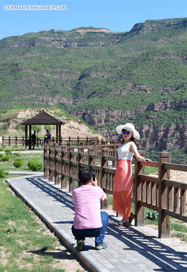 CHINA-SHAANXI-ROAD-SCENERY (CN)