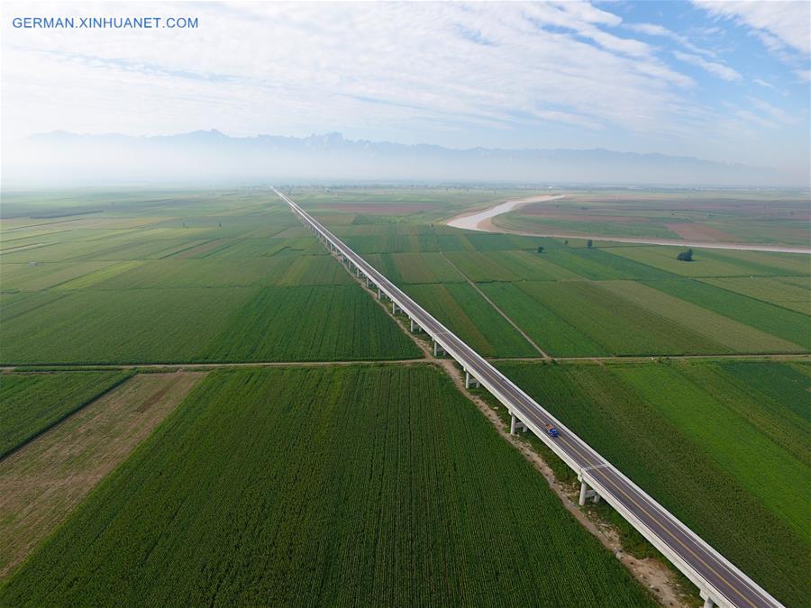 CHINA-SHAANXI-ROAD-SCENERY (CN)