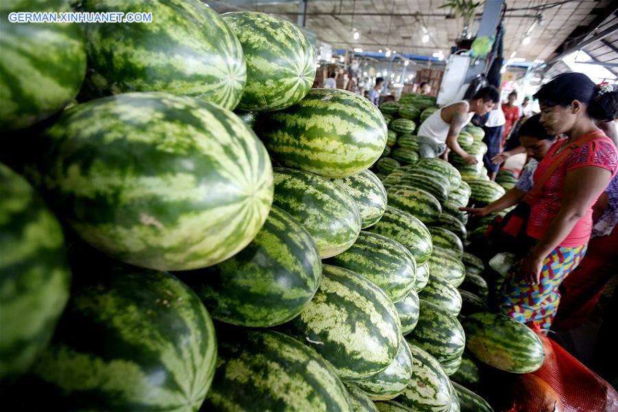 MYANMAR-YANGON-CHINA-FRUIT EXPORT