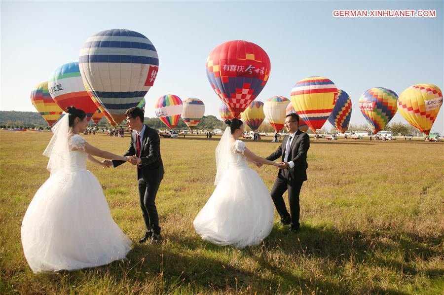 #CHINA-NANJING-GROUP WEDDING CEREMONY (CN)