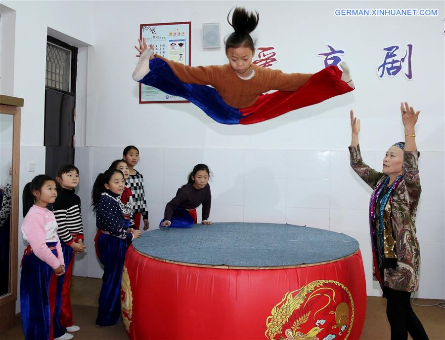 #CHINA-JIANGSU-PEKING OPERA-ELEMENTARY SCHOOL(CN)