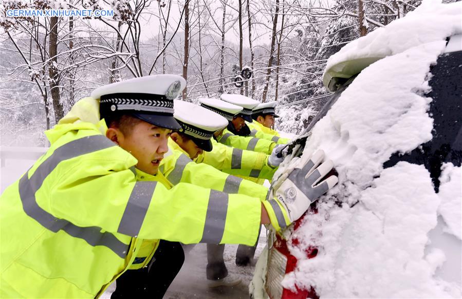 #CHINA-SNOWFALL-TRAFFIC (CN)