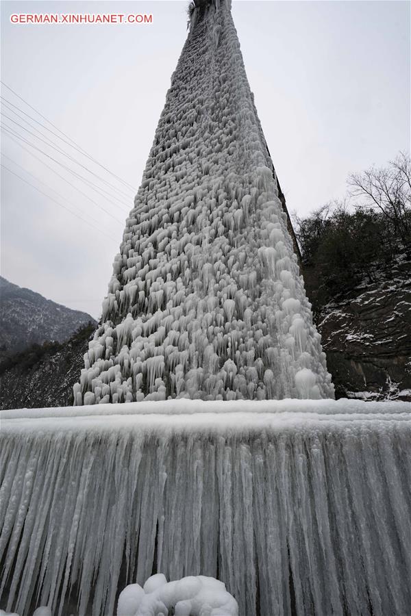 CHINA-HUBEI-NATIONAL HIGHWAY-ICICLES (CN)