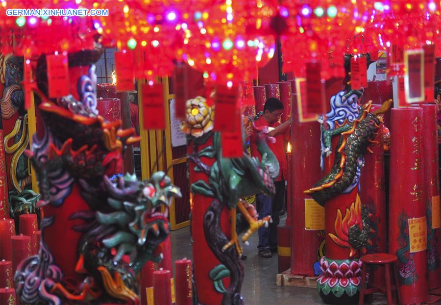 INDONESIA-JAKARTA-TEMPLE-CHINESE LUNAR NEW YEAR-INCENSE BURNING