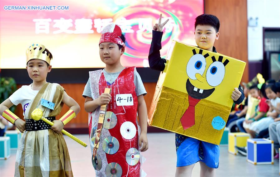 #CHINA-HEBEI-PRIMARY SCHOOL-FASHION SHOW WITH WASTES(CN)