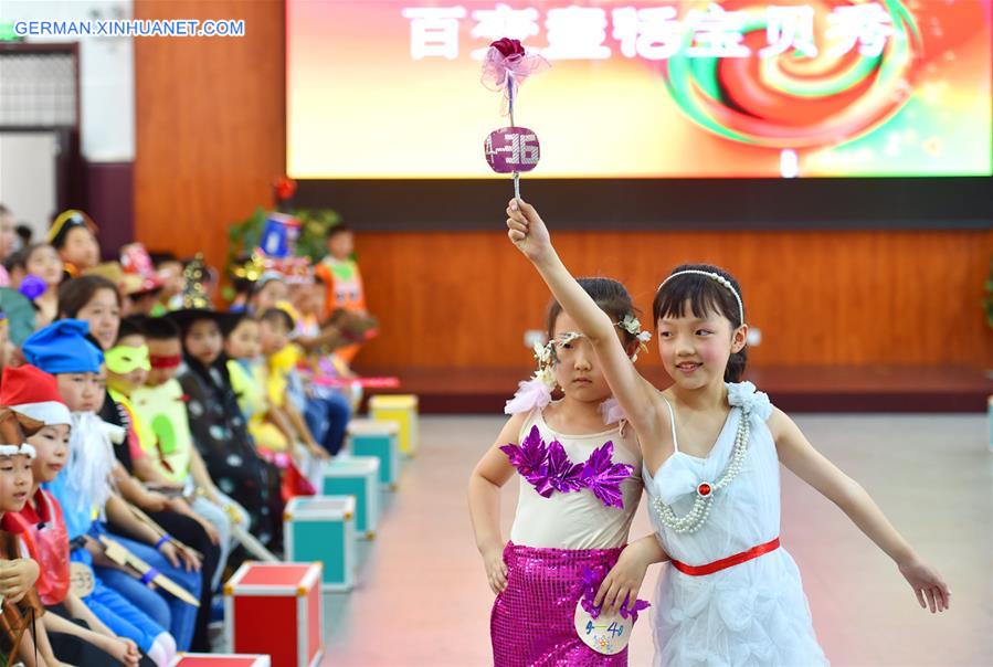 #CHINA-HEBEI-PRIMARY SCHOOL-FASHION SHOW WITH WASTES(CN)