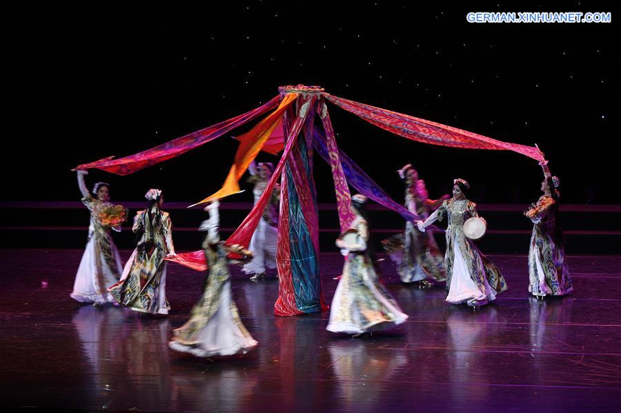 CHINA-BEIJING-SCO ART FESTIVAL-FOLK DANCE-SHOW (CN)