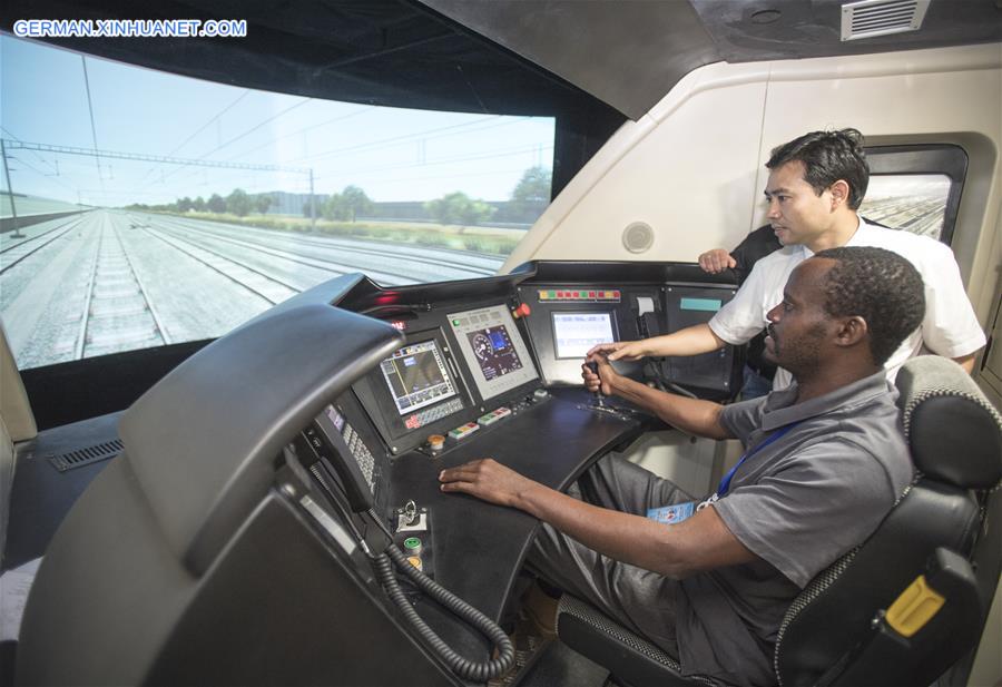 CHINA-WUHAN-HIGH-SPEED RAILWAY-TRAINING BASE-FOREIGNERS-VISIT(CN)