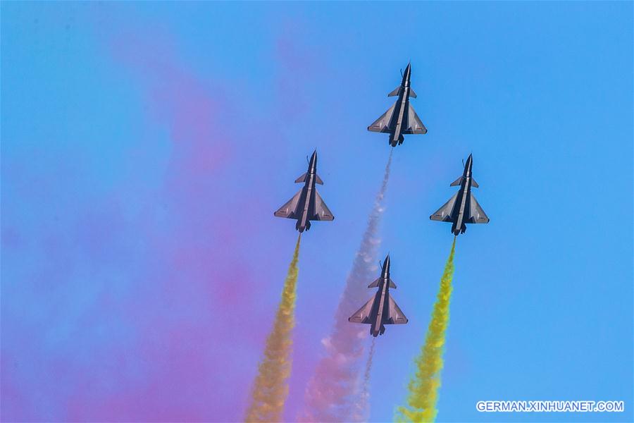RUSSIA-KUBINKA AIRPORT-CHINA-AIR FORCE AEROBATICS TEAM-PERFORMANCE