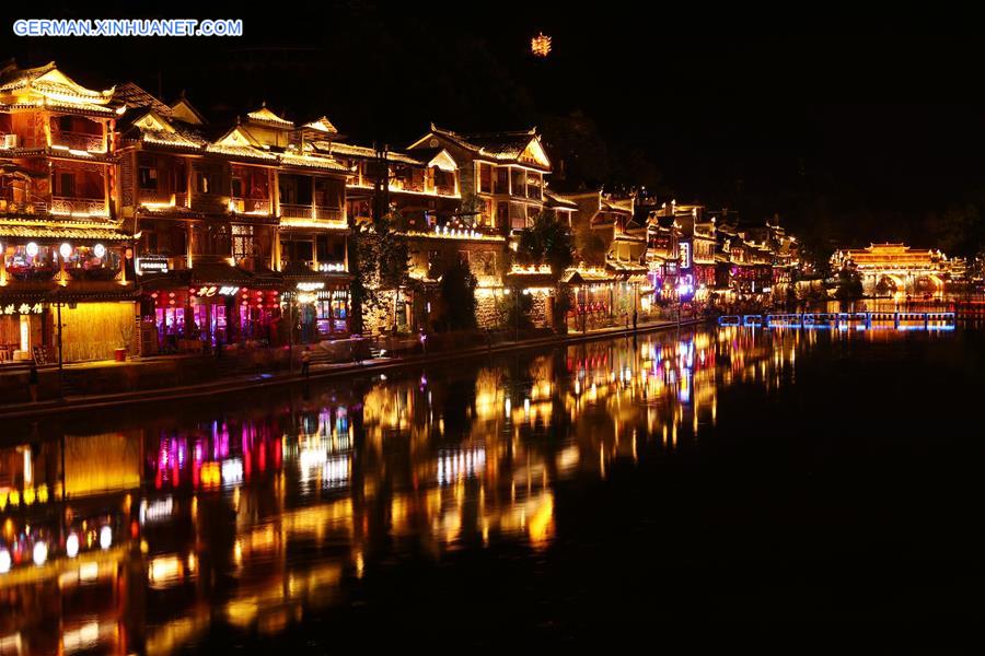 #CHINA-HUNAN-FENGHUANG OLD TOWN-SCENERY (CN)
