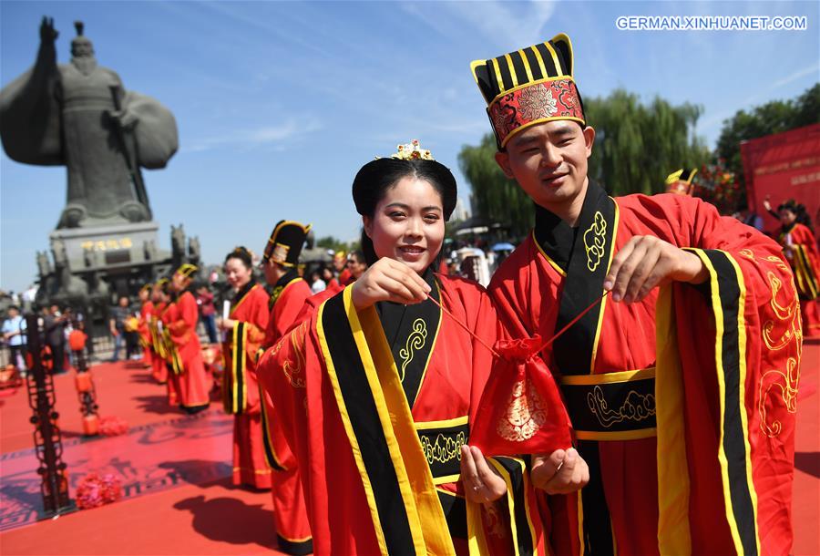 CHINA-XI'AN-GROUP WEDDING-HAN STYLE (CN)