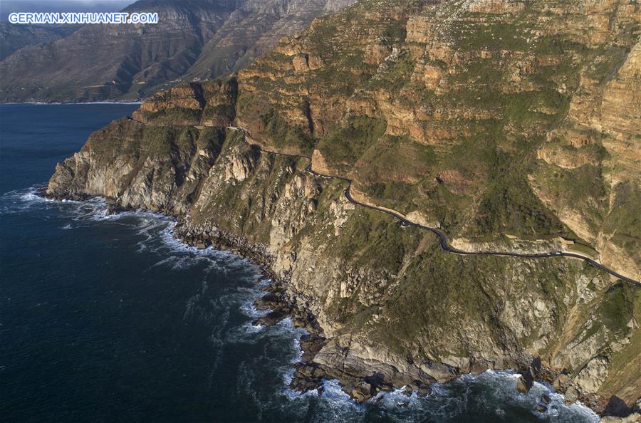 SOUTH AFRICA-CAPE TOWN-CHAPMAN'S PEAK DRIVE-VIEW