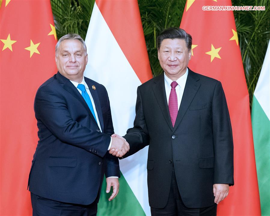 (IMPORT EXPO) CHINA-SHANGHAI-XI JINPING-HUNGARIAN PM-MEETING (CN) 