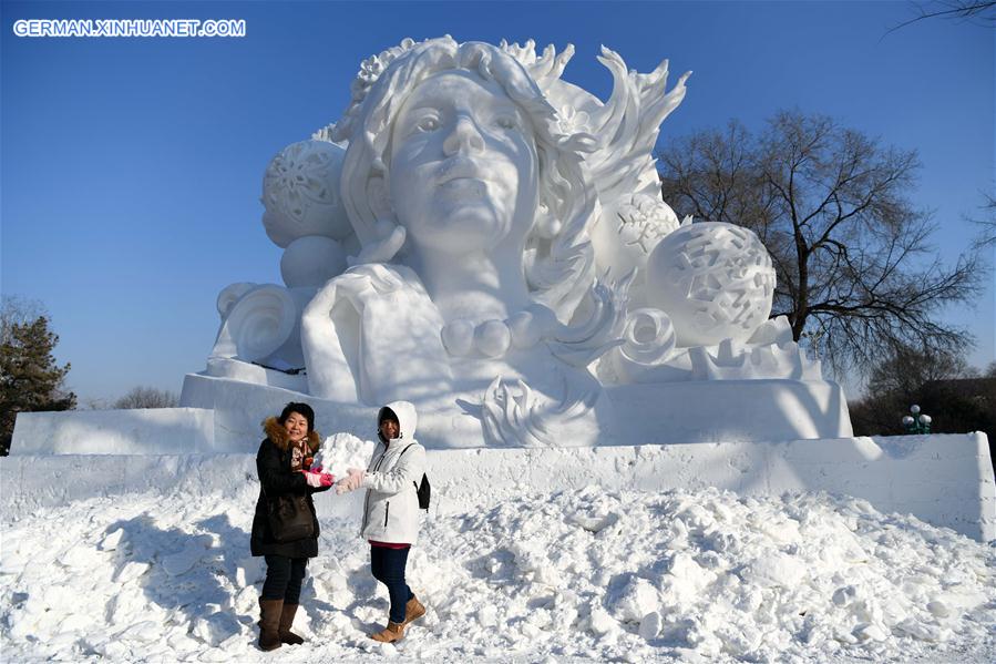 CHINA-HEILONGJIANG-HARBIN-SNOW SCULPTURES-EXPO (CN)