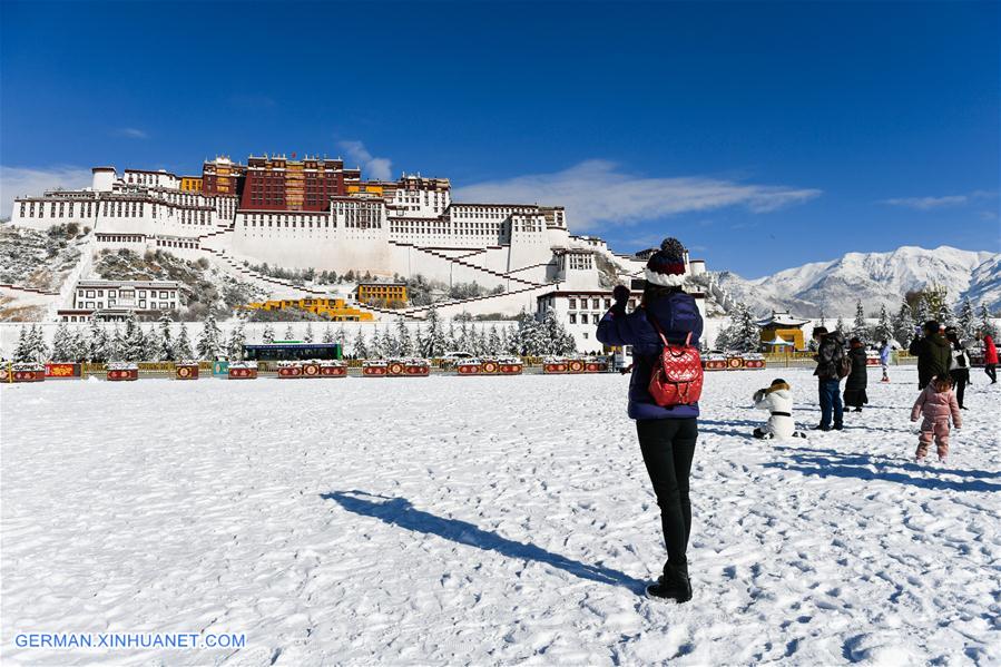 CHINA-TIBET-LHASA-SNOW (CN)