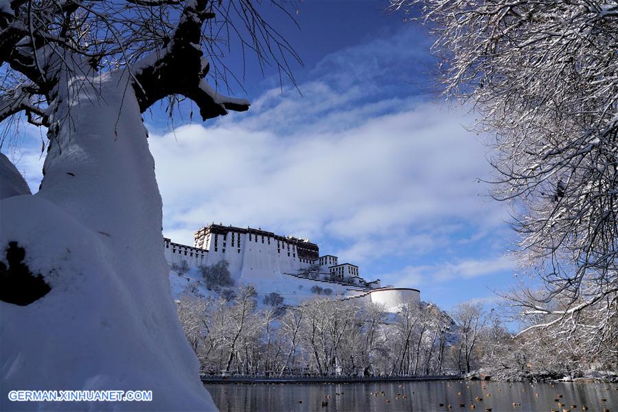 CHINA-TIBET-LHASA-SNOW (CN)