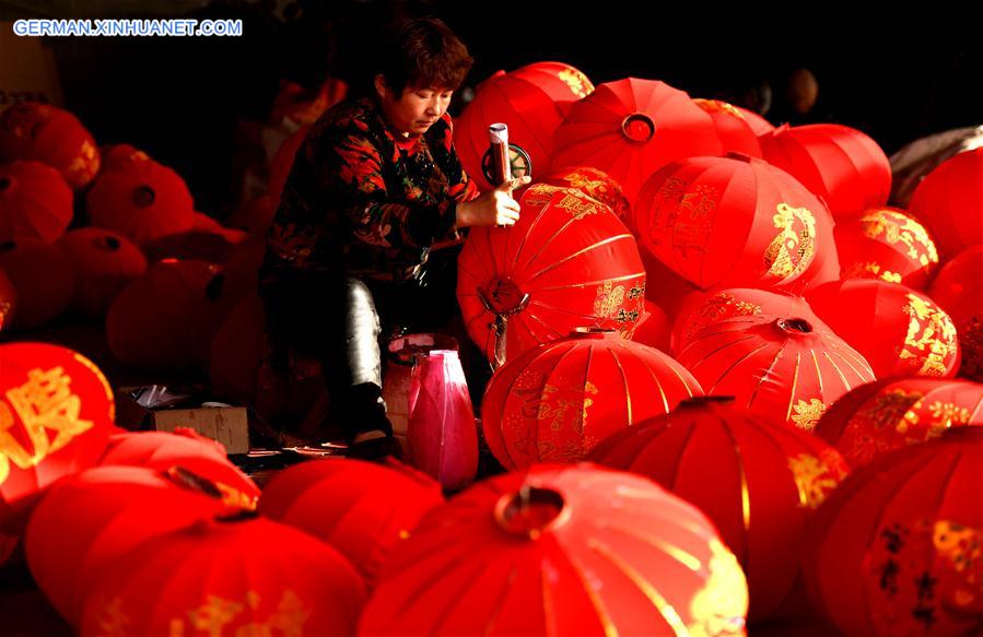 #CHINA-HEBEI-SHIJIAZHUANG-RED LANTERN-PRODUCTION (CN)