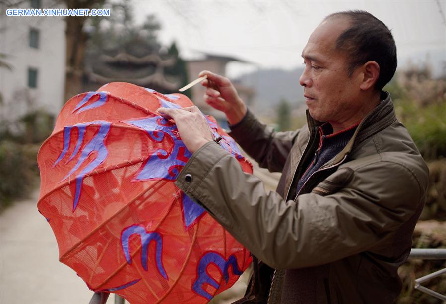 CHINA-GUILIN-SPRING FESTIVAL-DRAGON LANTERN (CN)