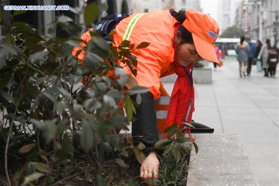 CHINA-SPRING FESTIVAL-EVE-WORK (CN)