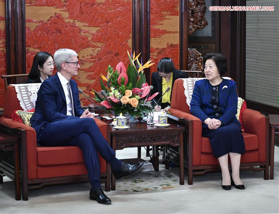 CHINA-BEIJING-SUN CHUNLAN-APPLE CEO-MEETING(CN)