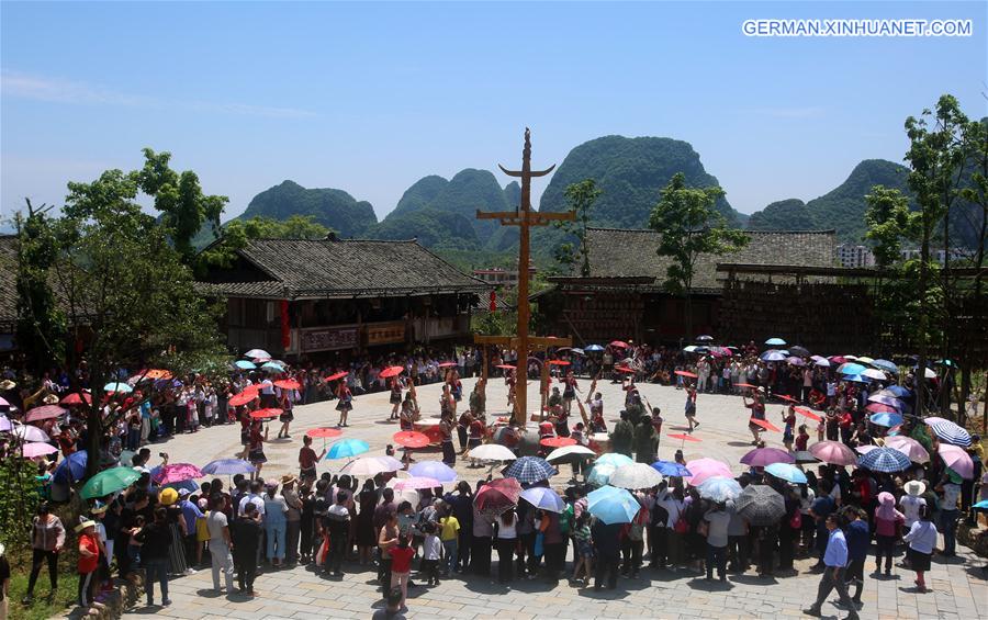 #CHINA-RONGSHUI-LABOR DAY HOLIDAY-TOURISM (CN)