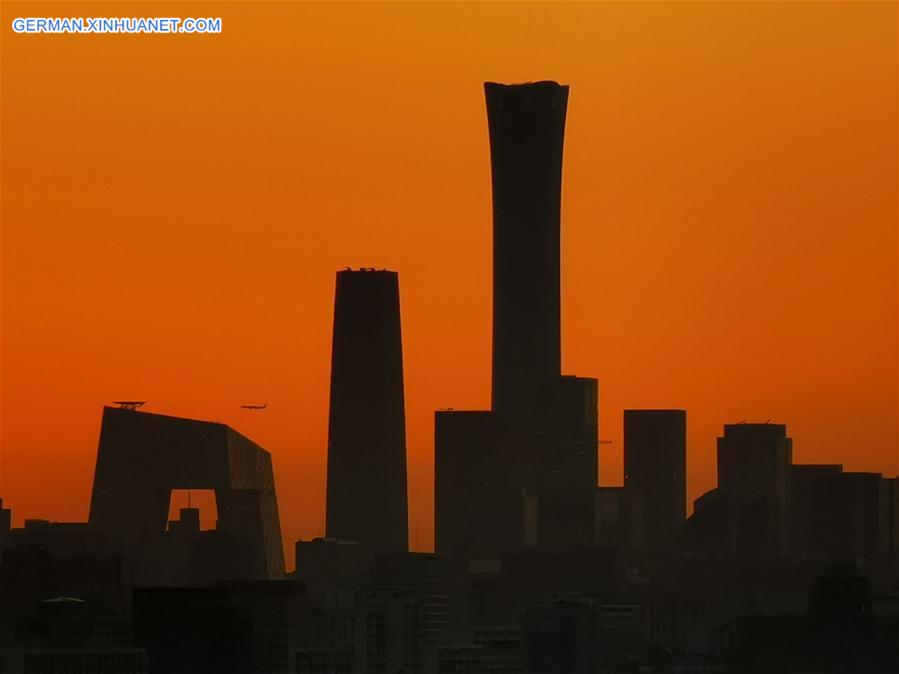 (BeijingCandid)CHINA-BEIJING-MORNING GLOW (CN)