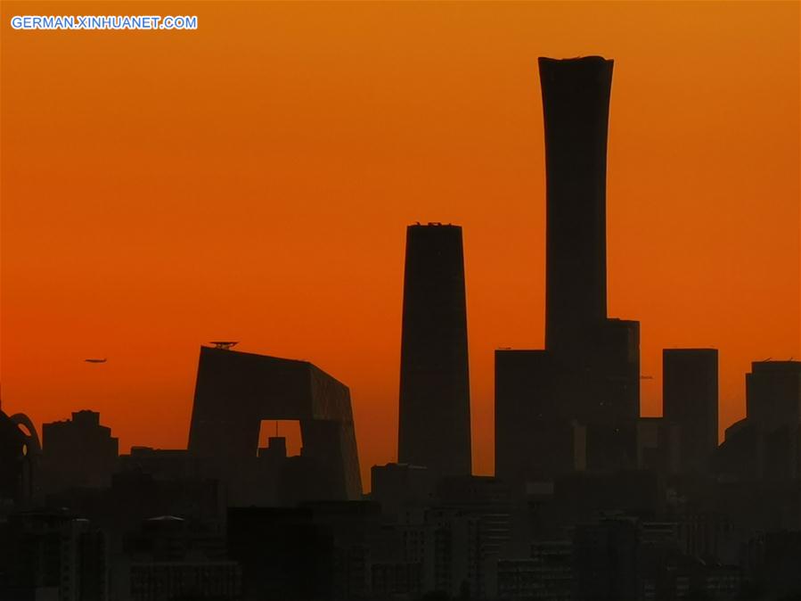 (BeijingCandid)CHINA-BEIJING-MORNING GLOW (CN)