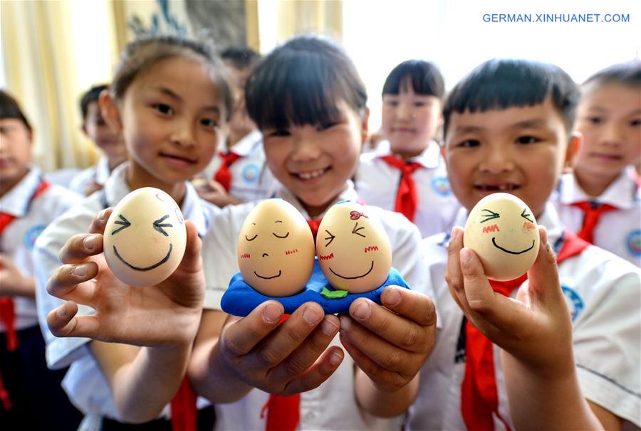 CHINA-HEBEI-HANDAN-STUDENT-WORLD SMILE DAY (CN)