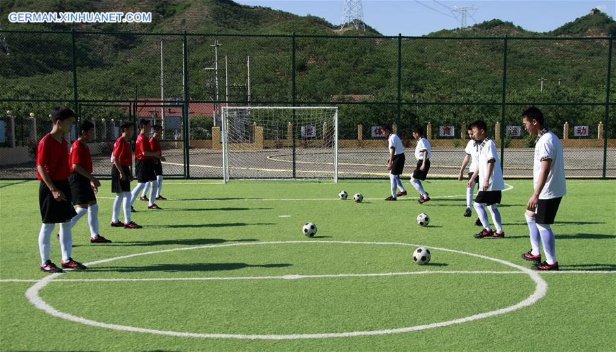 #CHINA-HEBEI-INTERNATIONAL CHILDREN'S DAY-FOOTBALL-TRAINING (CN)