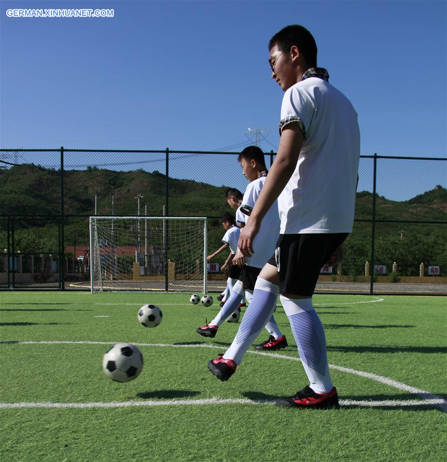 #CHINA-HEBEI-INTERNATIONAL CHILDREN'S DAY-FOOTBALL-TRAINING (CN)