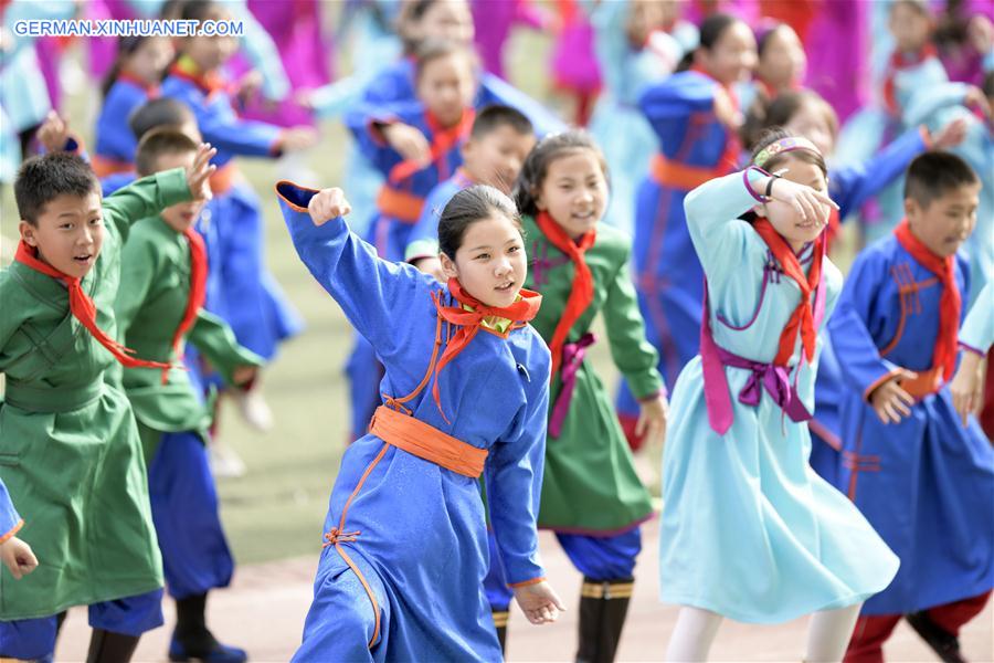 #CHINA-HOHHOT-MONGOLIAN SCHOOL-PERFORMANCE (CN)