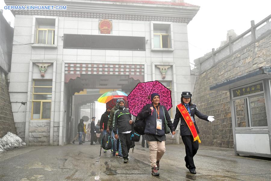 CHINA-TIBET-NATHU LA PASS-INDIAN PILGRIMS (CN)