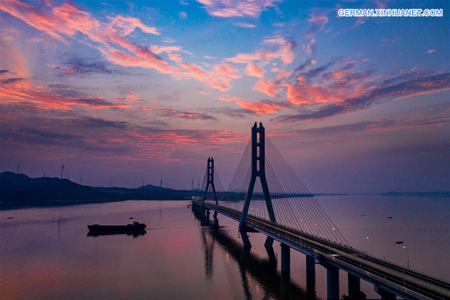#CHINA-JIANGXI-POYANG LAKE-BRIDGE-OPENING (CN)