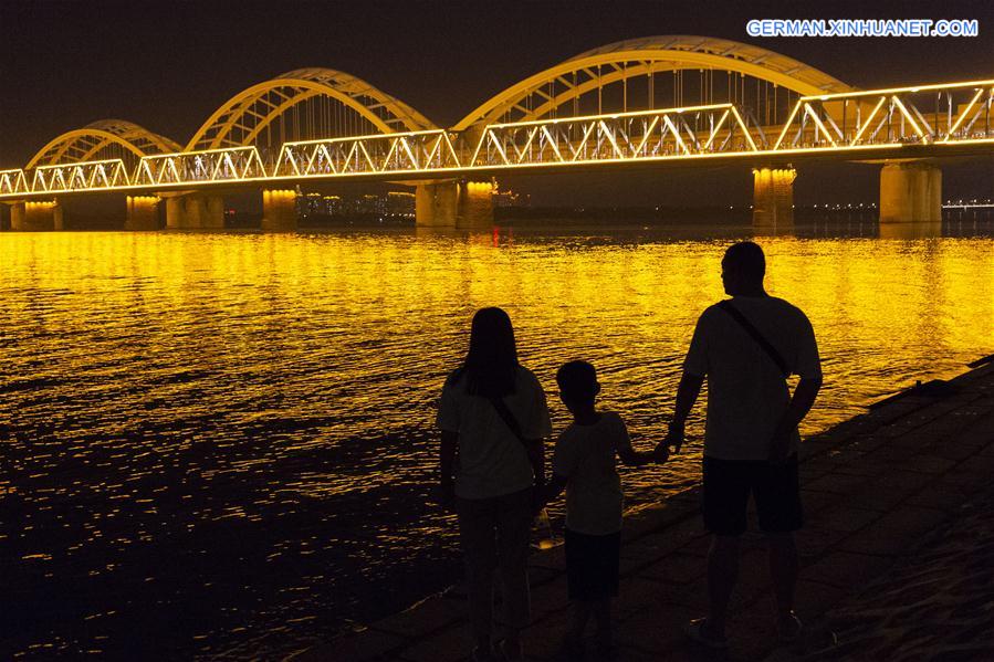 CHINA-HARBIN-RAILWAY BRIDGE-TOURISM(CN)