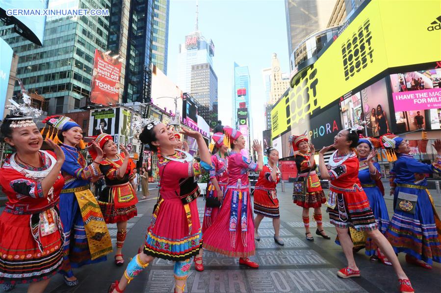 U.S.-NEW YORK-TIMES SQUARE-CHINESE FOLK SONG
