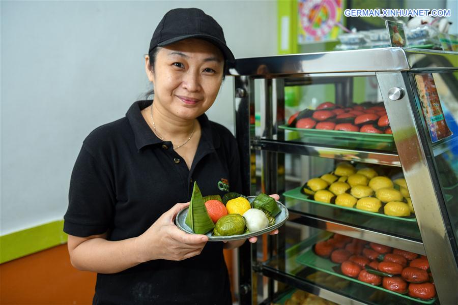 MALAYSIA-KUALA LUMPUR-RICE CAKE-NYONYA KUIH (CN)