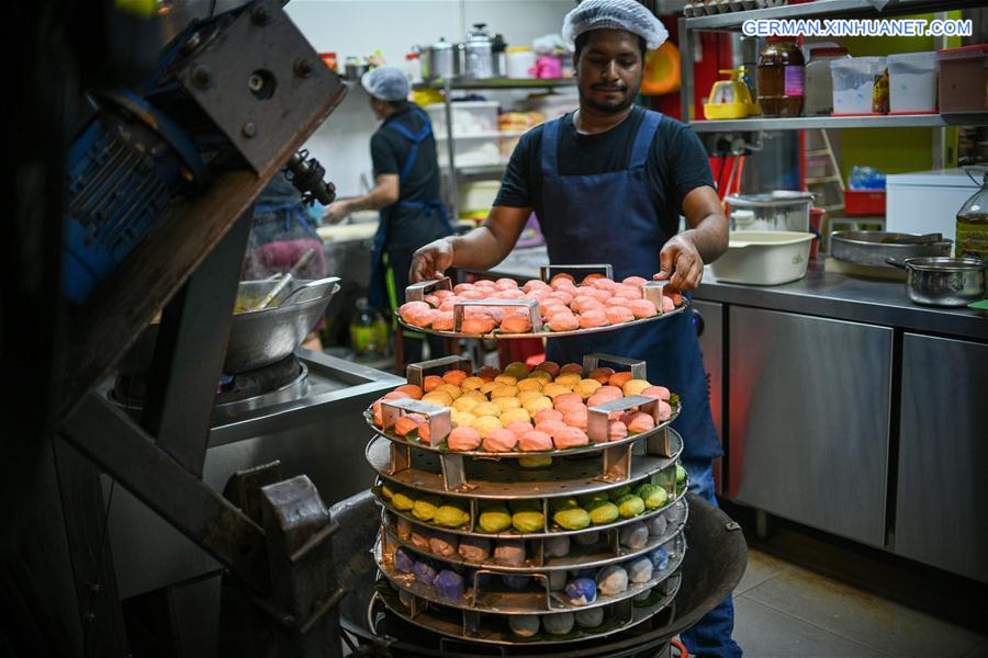 MALAYSIA-KUALA LUMPUR-RICE CAKE-NYONYA KUIH (CN)