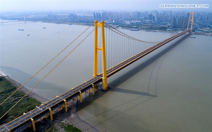 CHINA-HUBEI-WUHAN-DOUBLE-DECK SUSPENSION BRIDGE-OPENING TO TRAFFIC (CN)